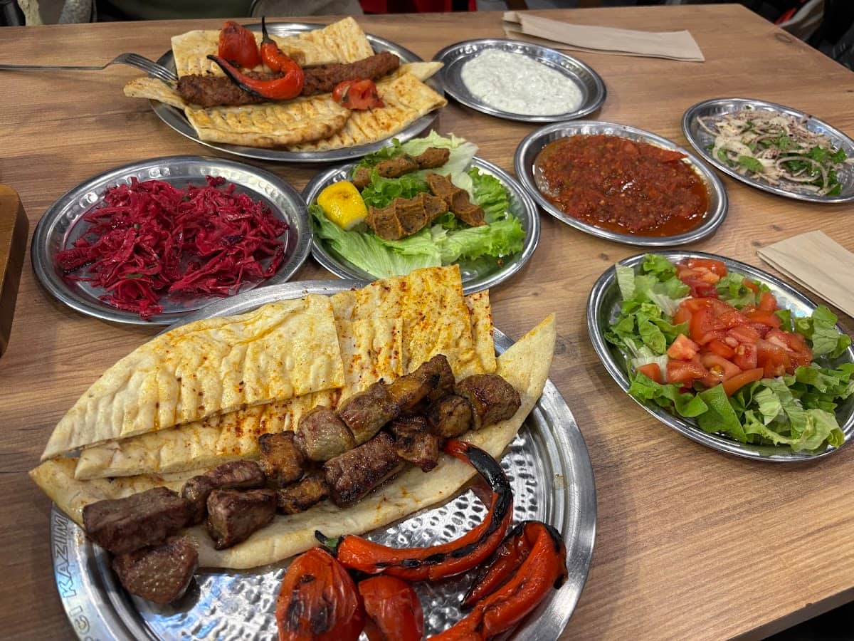 Adanalı Kebapcı Kazım Ocakbaşı