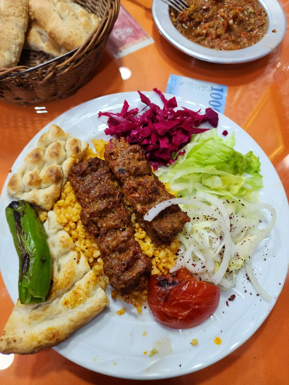 Mevlana Kebap Lahmacun Salonu